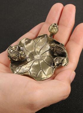 古玩铜器黄铜镇纸镇尺笔搁笔架荷叶鱼铜艺小摆件书房用品仿古铜雕