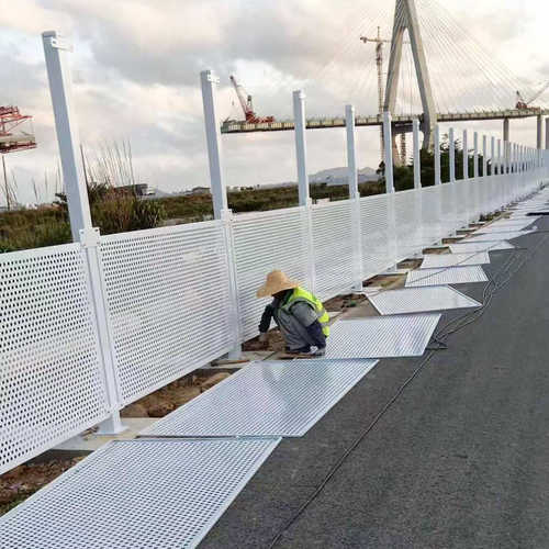 镀锌板冲孔围挡烤漆沿海防风市政道路安全隔离工地铁皮镂空防护板