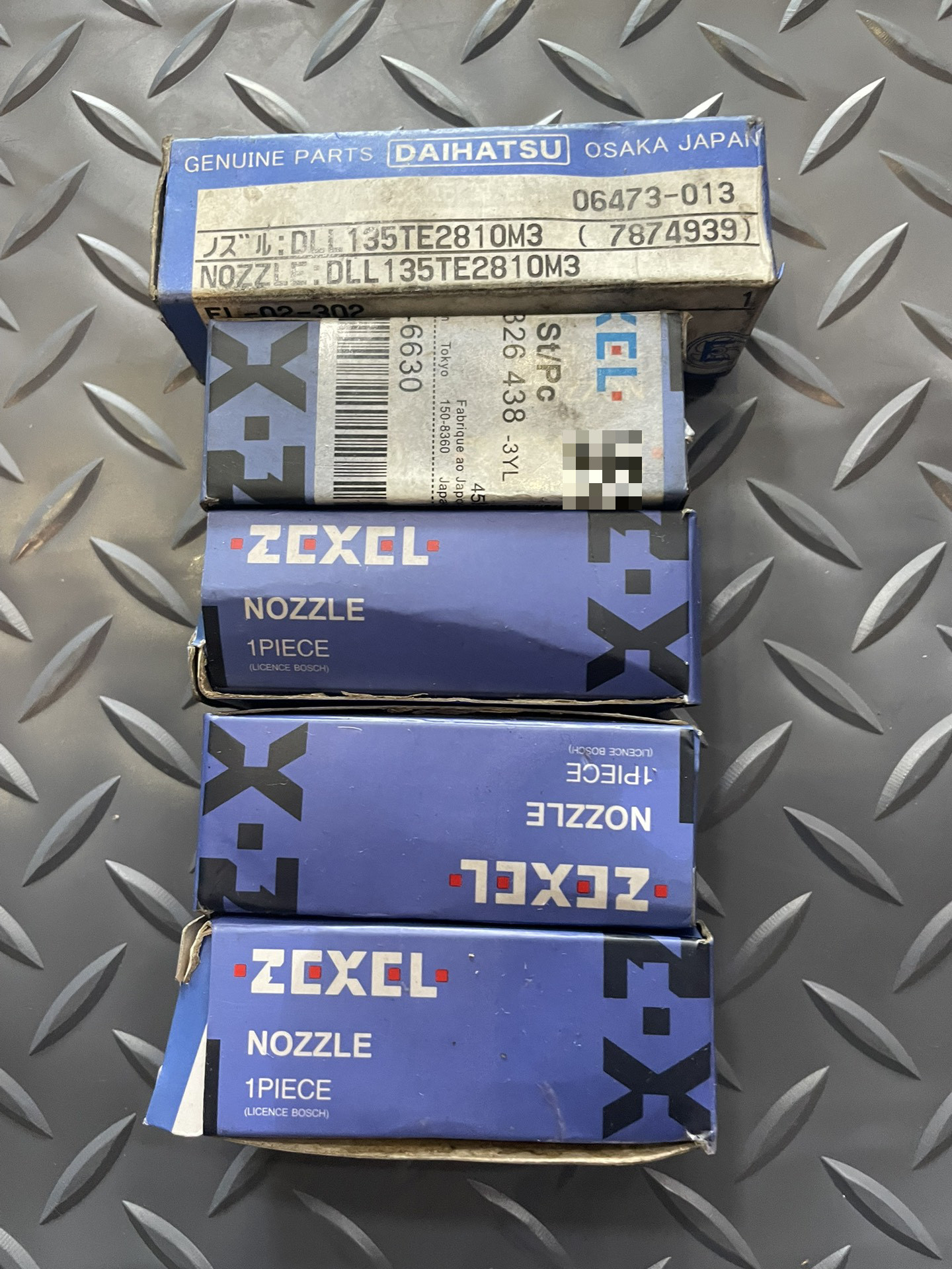 大发DAIHATSU原装油嘴，型号DLL135TE2810M