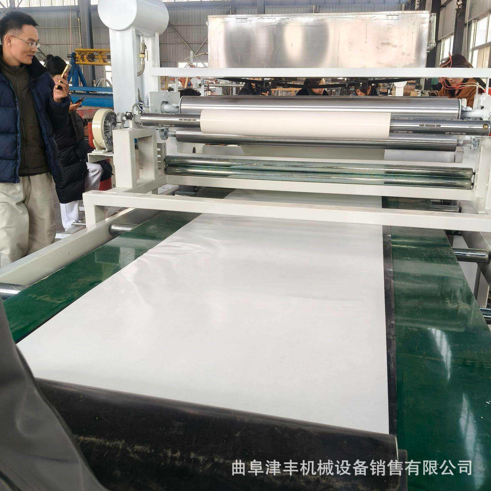 地板革离型纸压敏胶贴面机 卷对卷三合一毛毡布地毯面EVA复合机