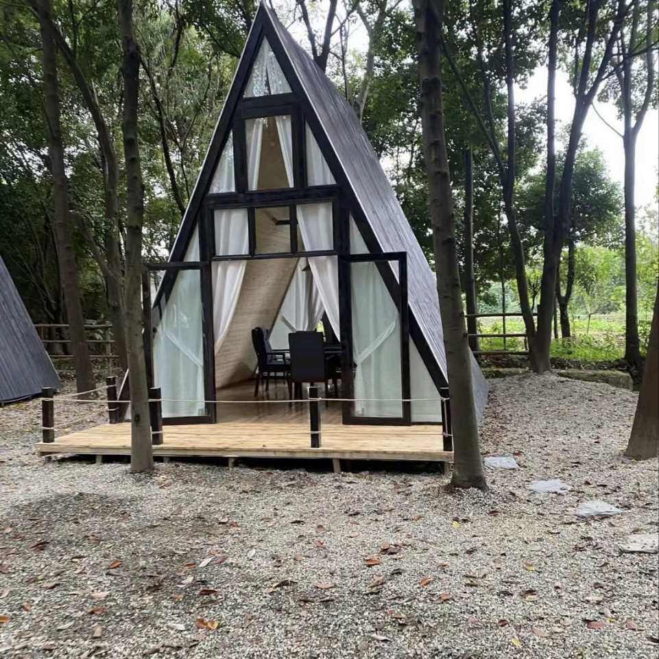 户外防腐木三角木屋民宿酒店露营可移动组合小房子庭院凉亭定制