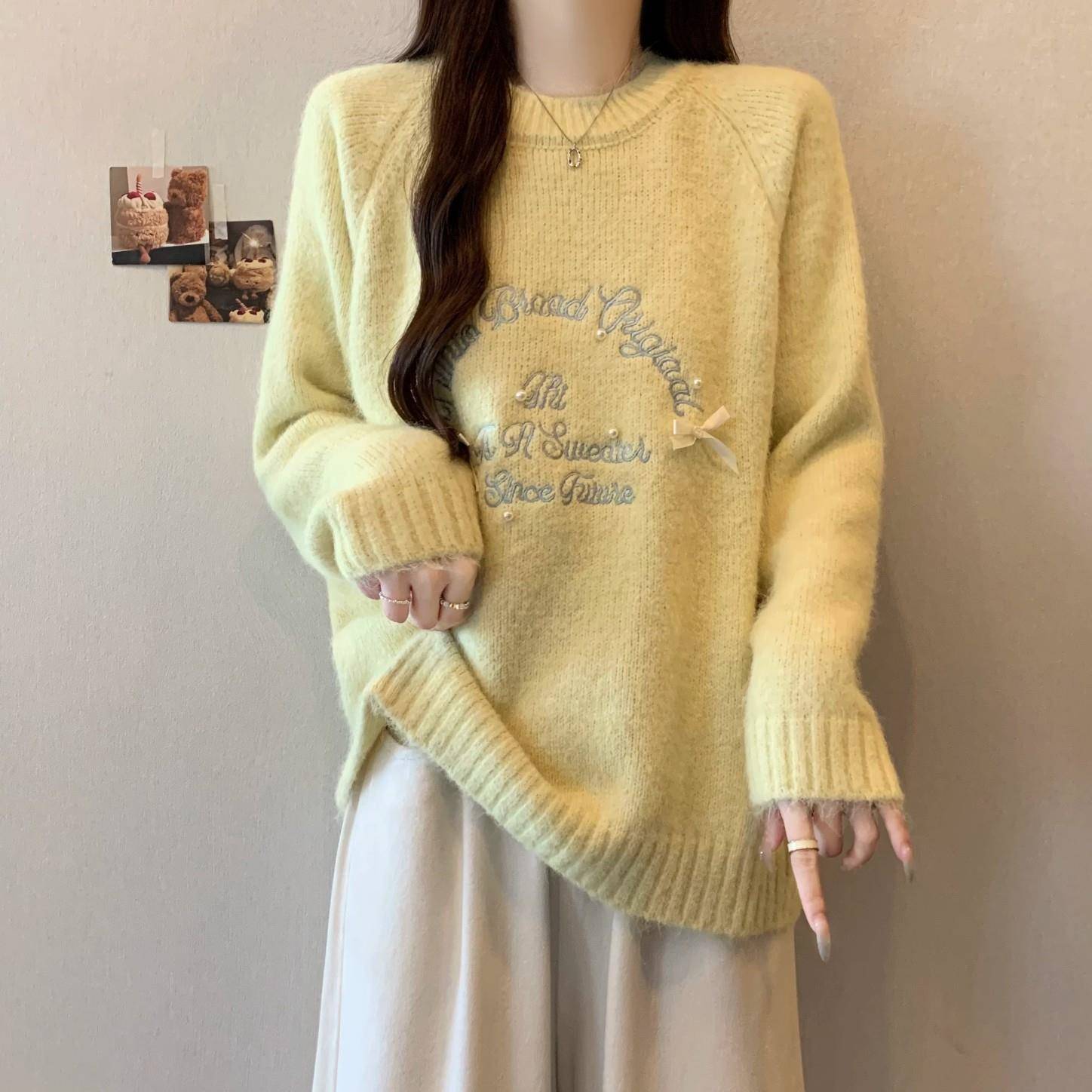 极速慵懒风刺绣蝴蝶结软糯圆领针织毛衣女秋冬新款宽松胖mm打底衫