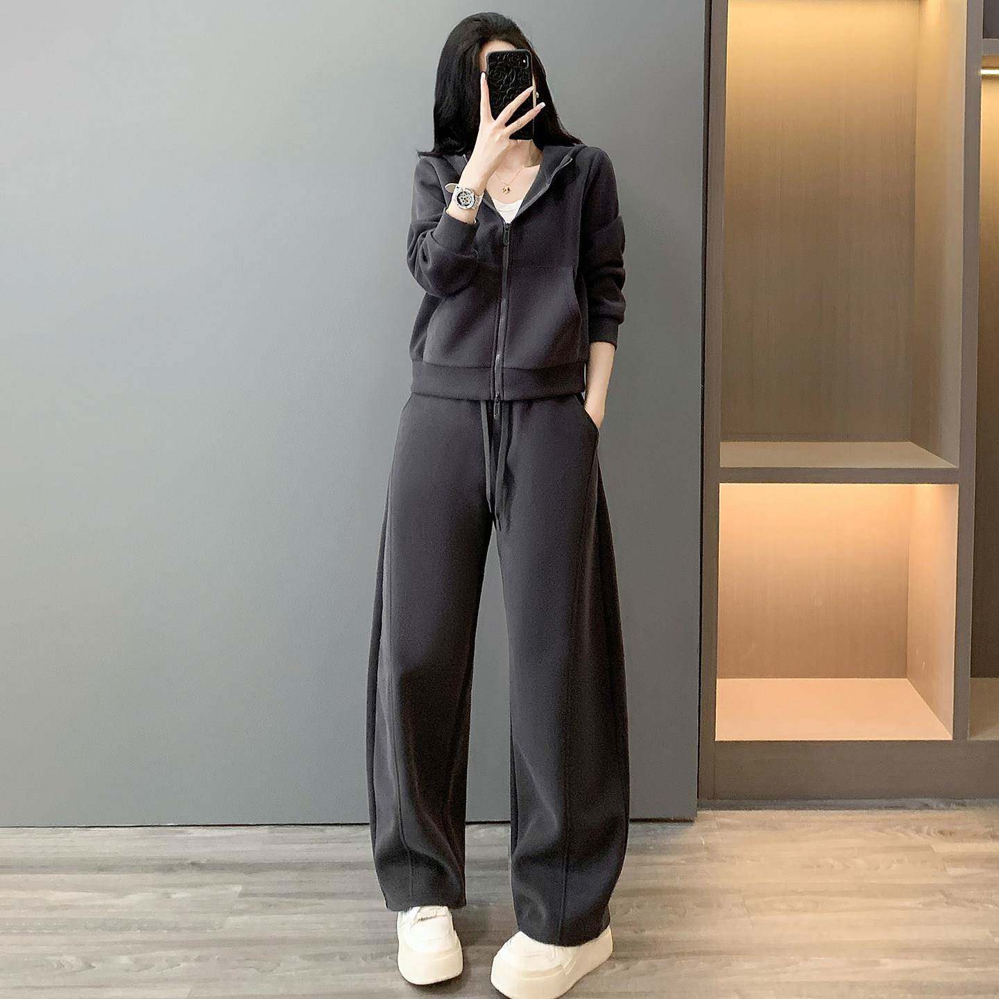 高级感欧洲站灰色休闲运动套装女秋冬加绒显瘦春秋两件套2026新款