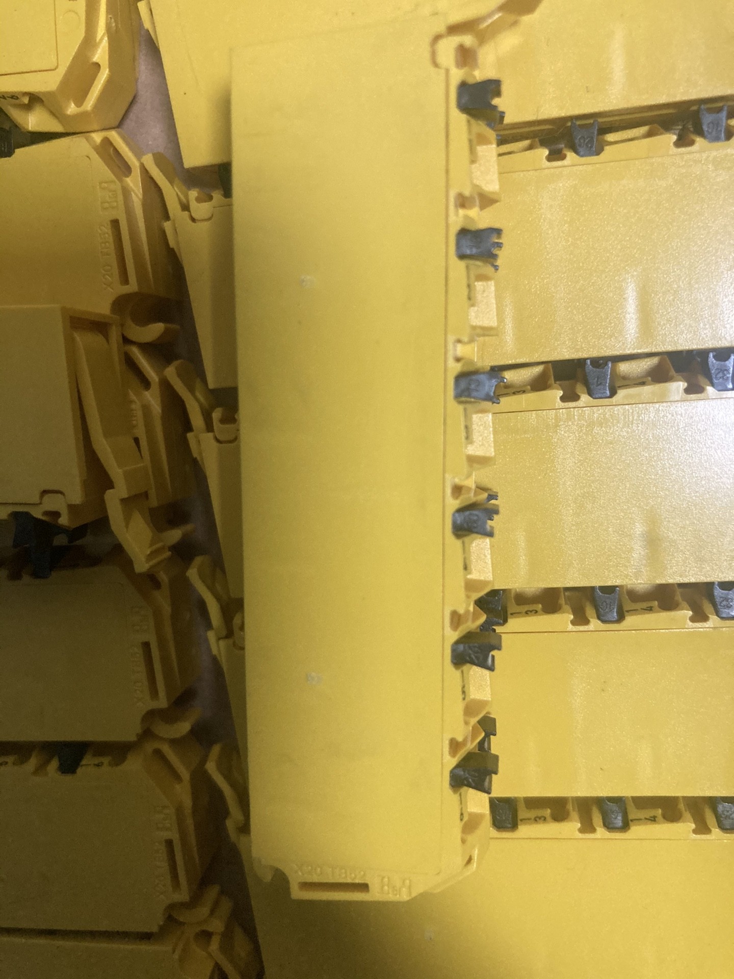 全新贝加莱接线端子 X20TB52 需要的私聊，数量24个。