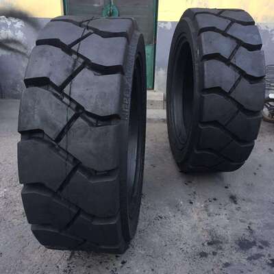 宽基自卸车轮胎13.00-20矿山花纹载重货车轮胎1300-工程机械轮胎