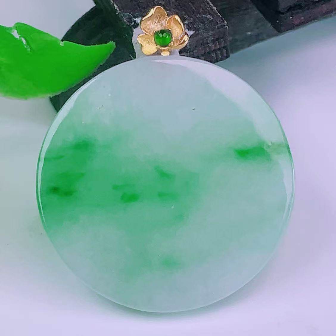 缅甸天然真品翡翠18k扣头冰飘绿花高端精品珠宝闪拍无事牌玉吊坠