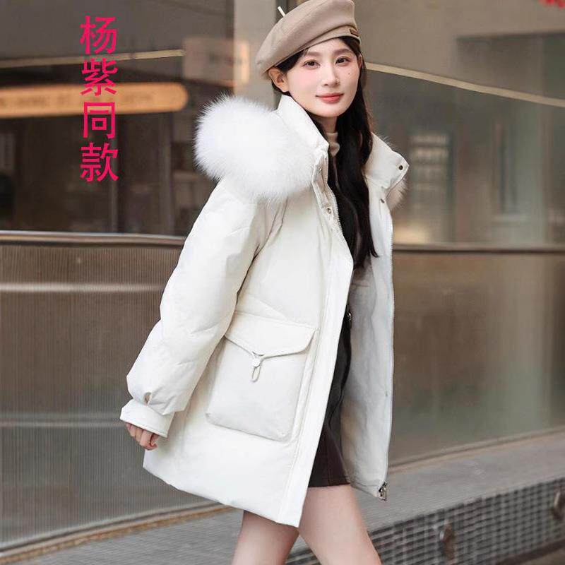 明星同43-879款新女狸士中长冬款绒服宽松廓形外套狐羽毛领面包外