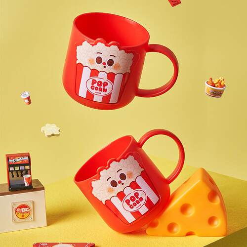 Cute cartoon-style household plastic washing cup, designed l