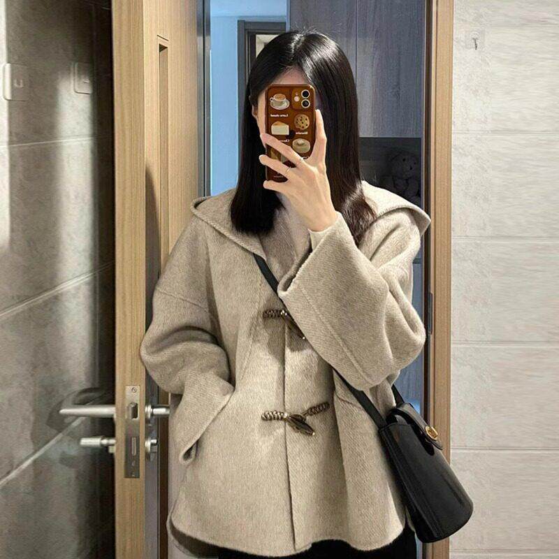LILY MOST短款双面羊绒毛呢子大衣外套女2025年冬季牛角扣赫本风