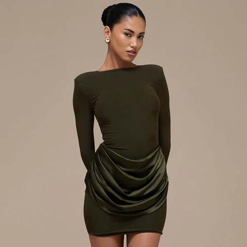 Women's round neck long sleeved pleated short dress