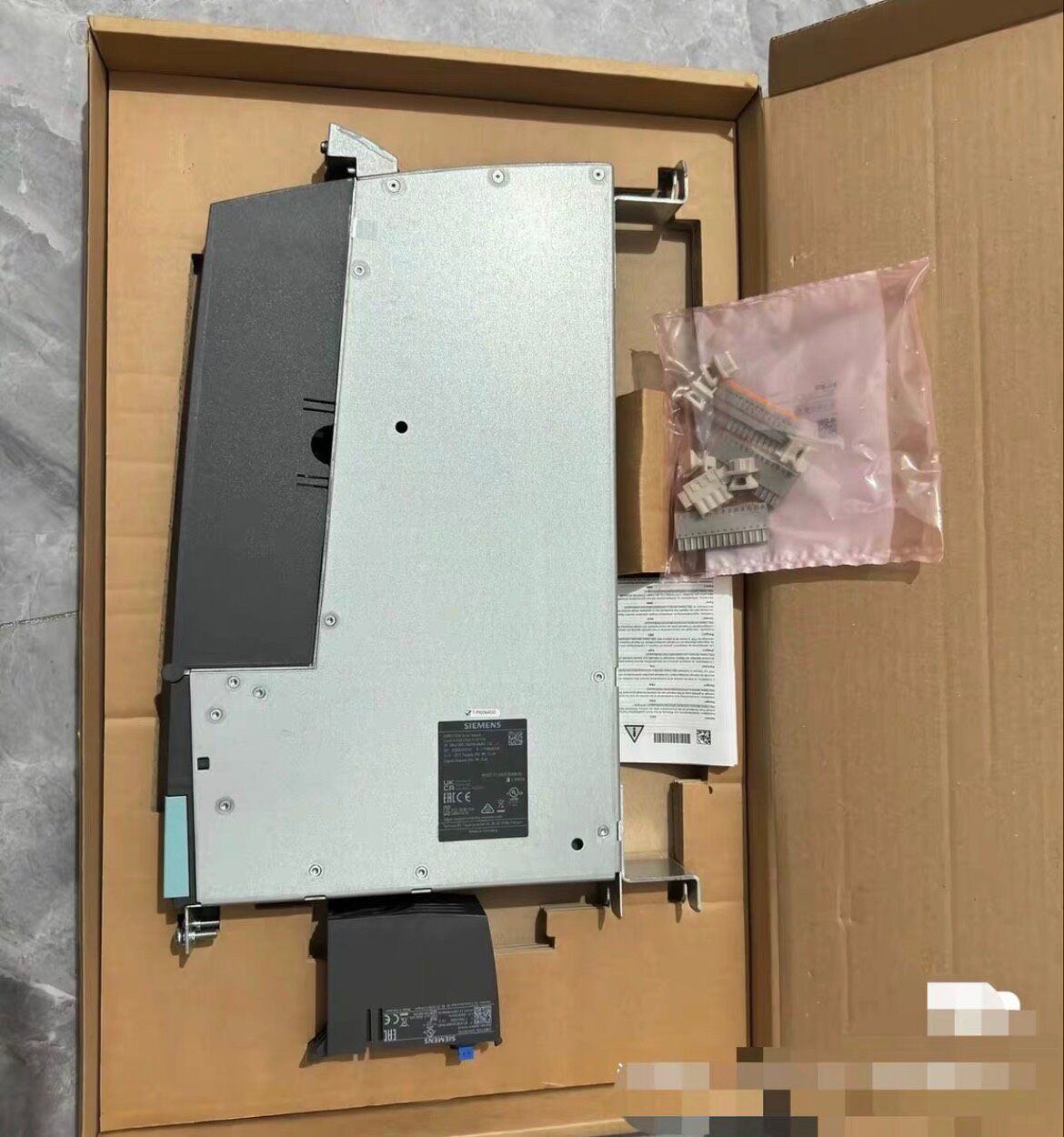 6AU1425-2AD00-0AA0  成色充新带包装附件