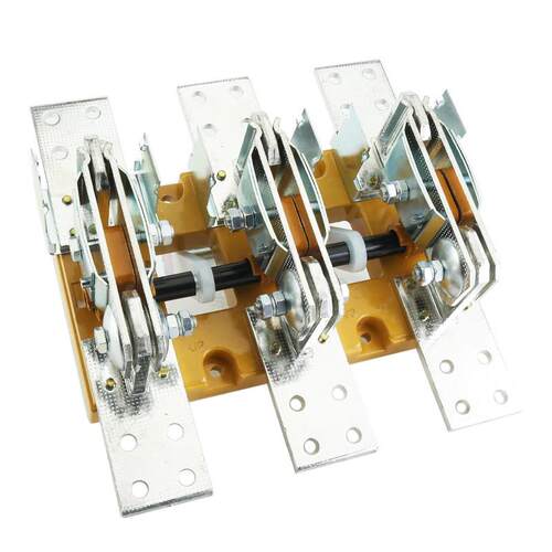 HD13BX-1500/31 1500A旋转式刀开关 带灭弧罩 柜外操作中央手柄