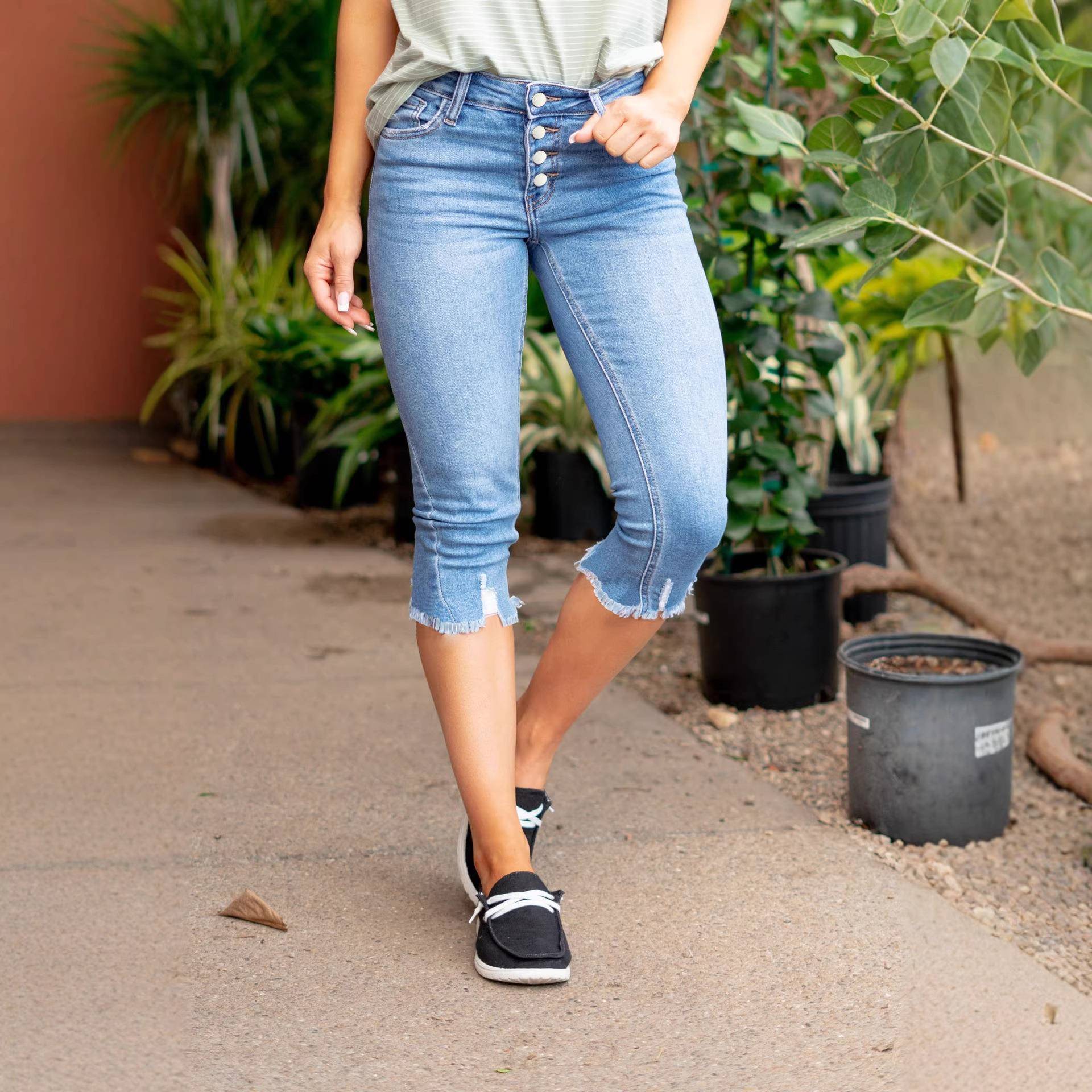Women Waist Seven Button Jeans Blue Washed Ripped Hem Slim