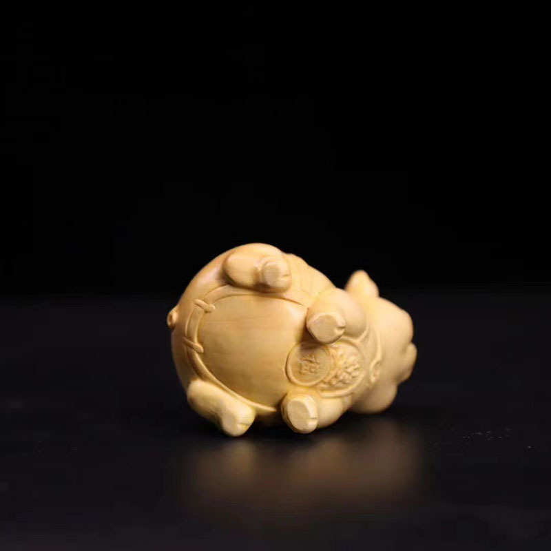 崖柏招财猪车载摆件家居办公室装饰品十二生肖猪创意木雕工艺品