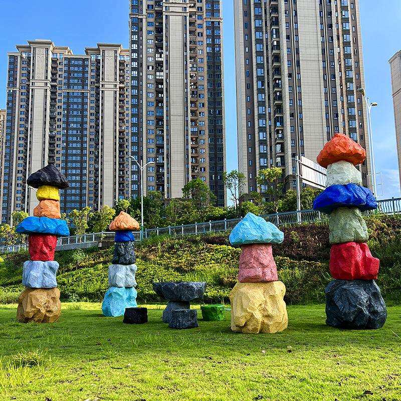 户外网红彩色石头座椅雕塑玻璃钢仿真造景庭院景区草坪装饰大摆件