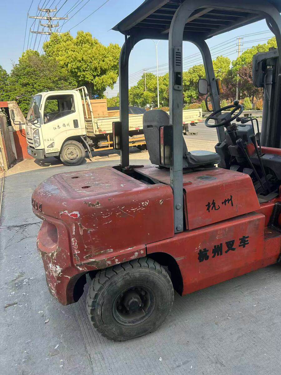 5月15日扬州委托-资产处置杭州叉车一台,载重3吨,起升3米,功能正常网络拍卖公告