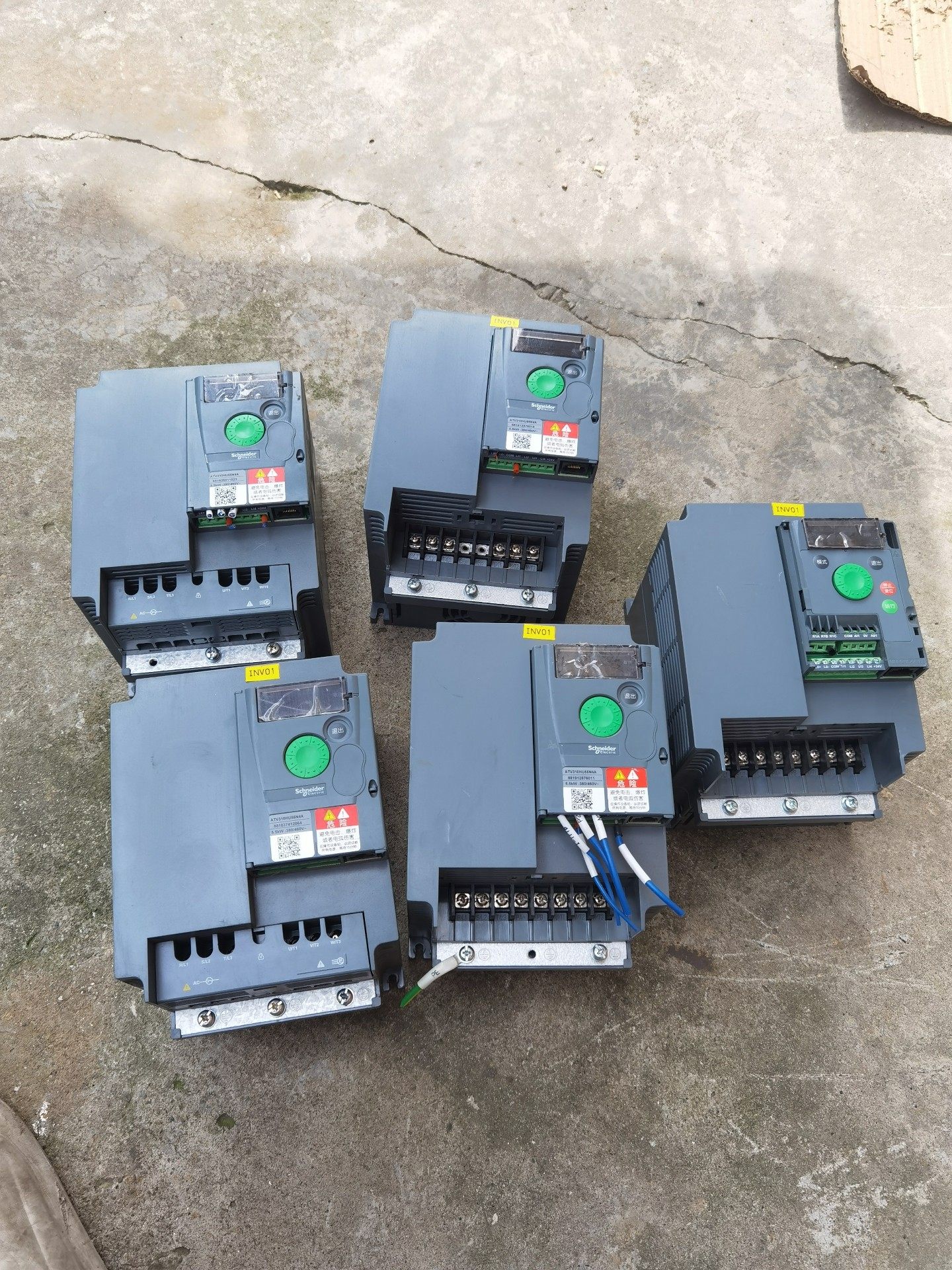5.5KW施耐德变频器ATV310HU55N4A闲置拆机，详