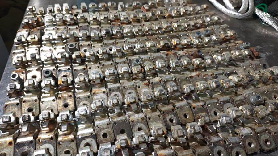 4月20日北京【京械5635】紫铜银触点方点一批共140个左右网络拍卖公告