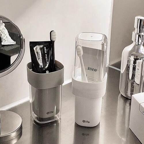 A minimalist travel rinsing cup set for couples, including p