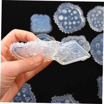 Tiny Beads Flower Bear Leaf Shell Dolphin Beauty Nail Art Re