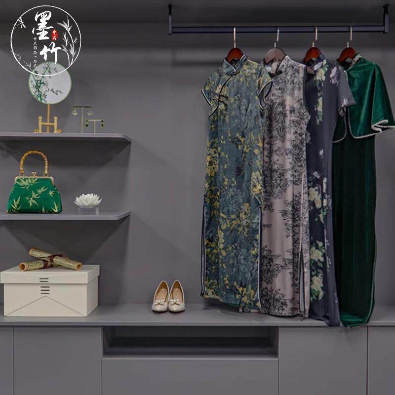 新中式样板间衣帽间摆件服装绿色旗袍收纳箱样板房软装衣柜装饰品