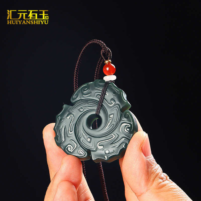 天然和田玉青玉龙牌吊坠黑色羊脂玉府上有龙仿古龙挂件直播批发