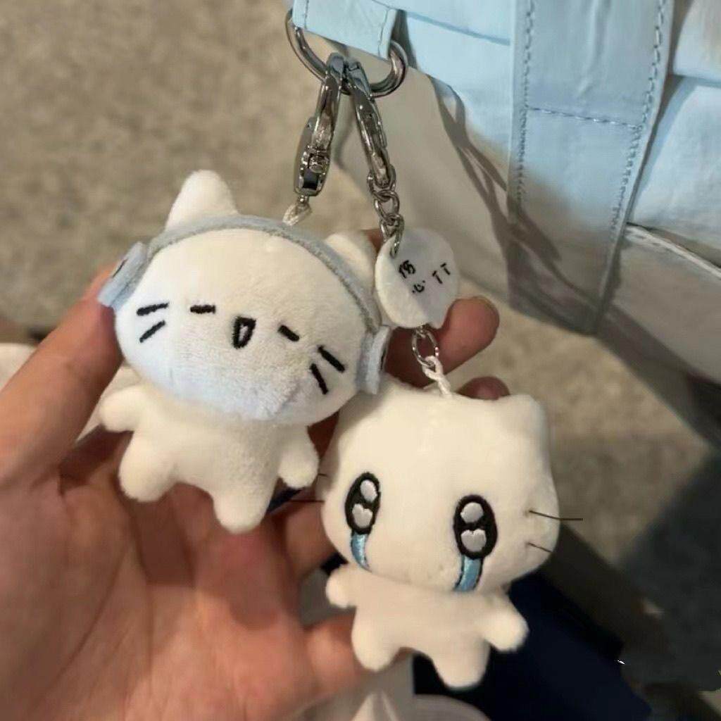 治愈耳机猫毛绒公仔卡通可爱猫咪书包挂件卡通治愈毛绒毕业季礼物