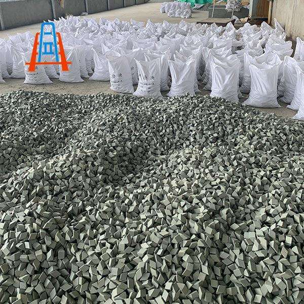 厂家直供棕刚玉斜三角斜圆柱圆球磨料研磨石研磨块抛磨石抛磨块