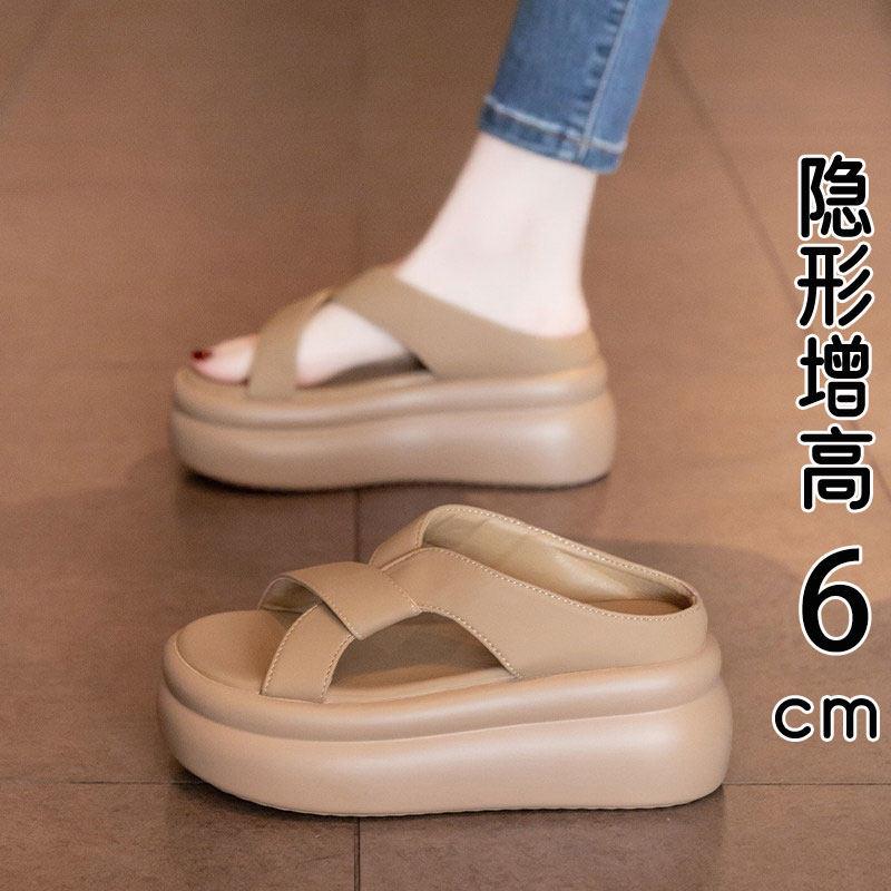 香港真皮厚底凉拖鞋女夏季外穿2026新款小个子松糕增高跟沙滩凉鞋
