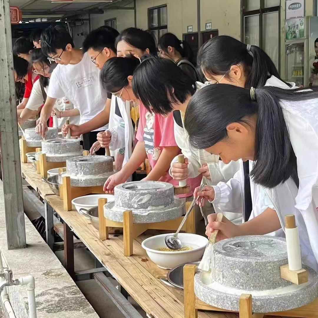 幼儿园活动小石磨家用小型覆古豆浆豆腐手动推磨盘机老式石墨磨子