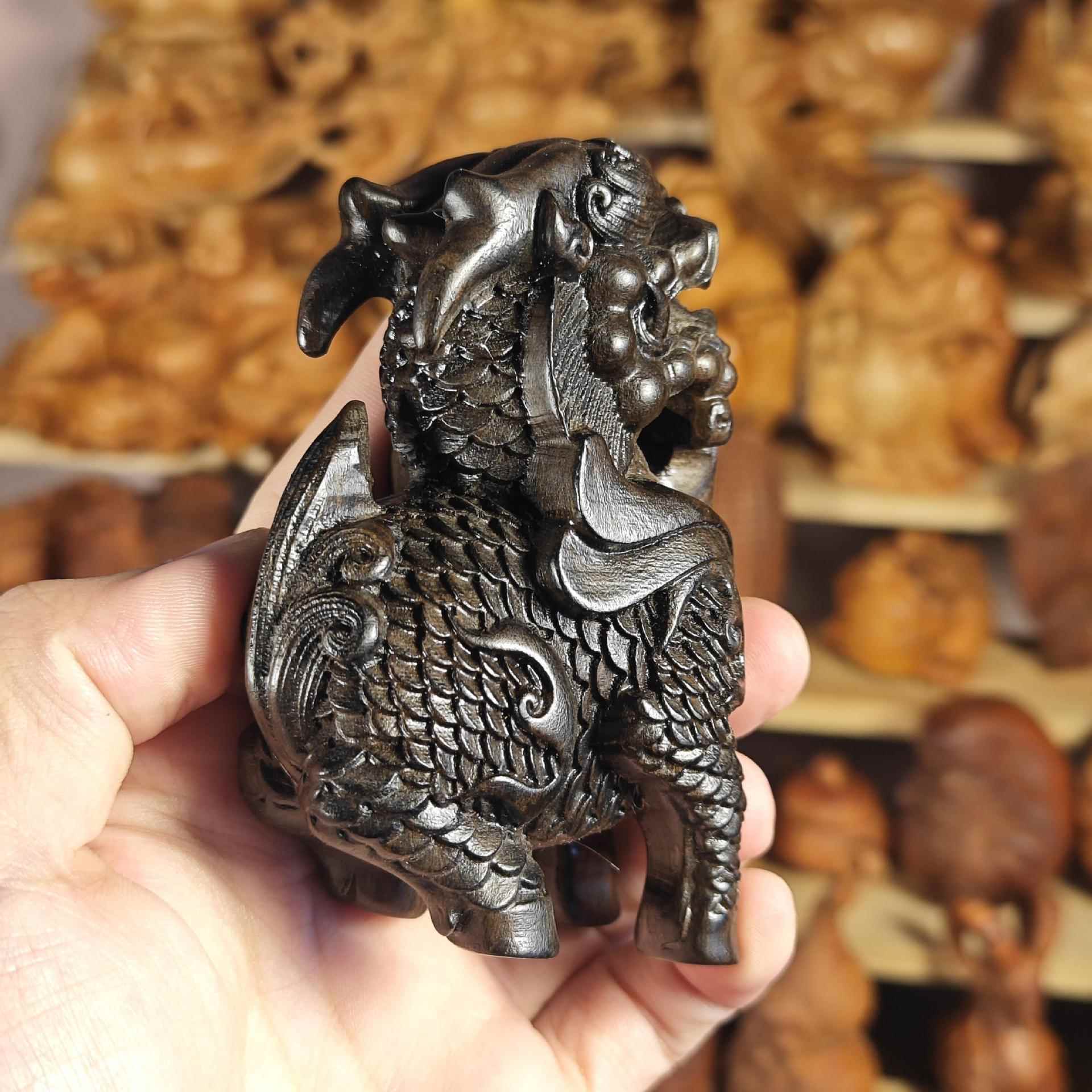 沉香大献件瑞麟文玩把件男010送士盘玩实木雕刻工艺品摆麒礼装饰