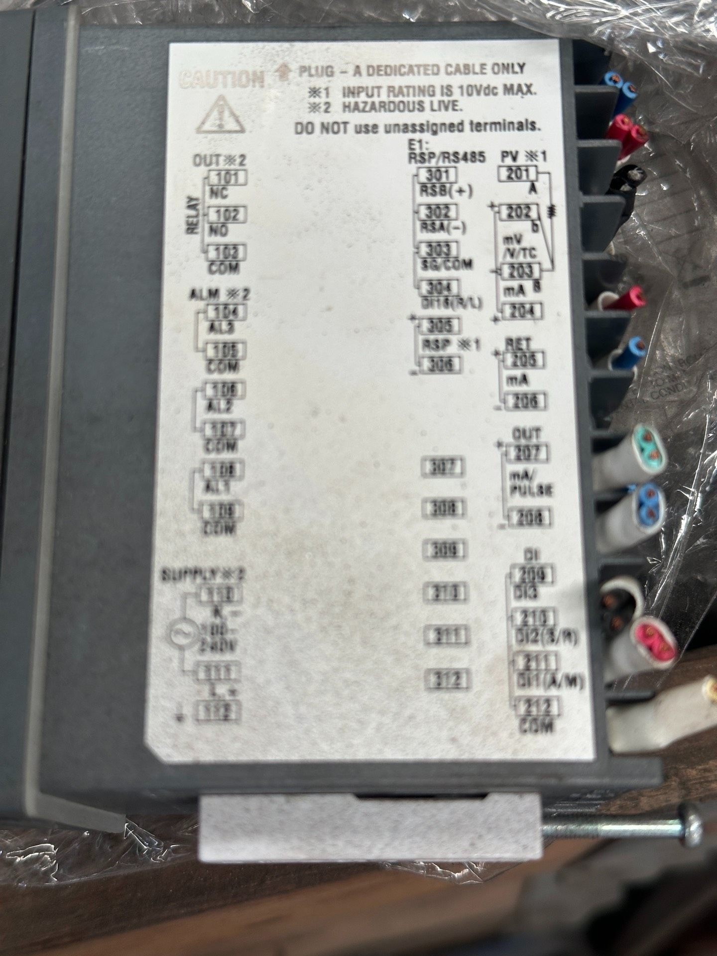 横河YOKOGAWA温控器UT52A-010-11-00