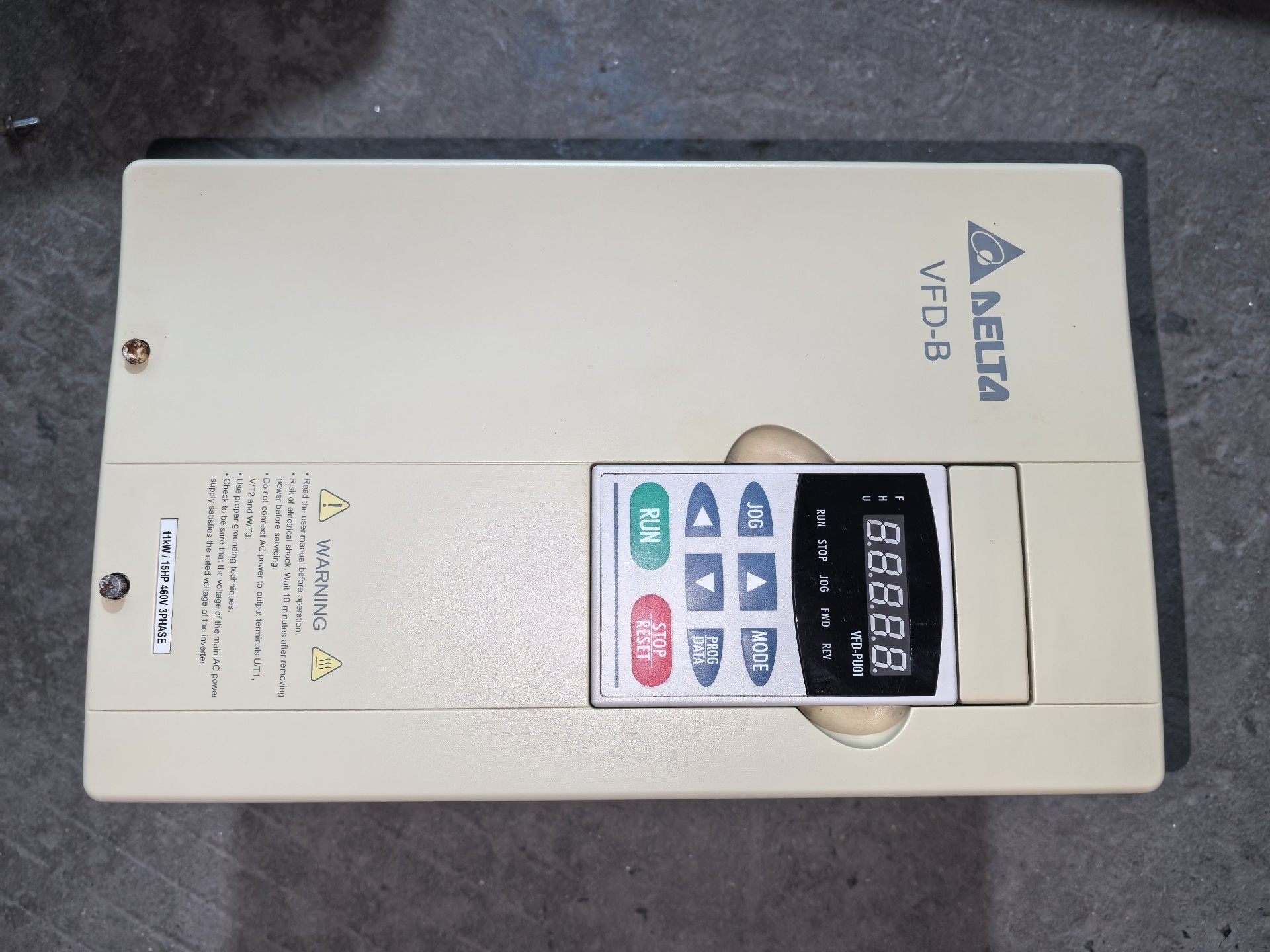 台达变频器 实物图 功能包好 成色不错 VFD110B43A