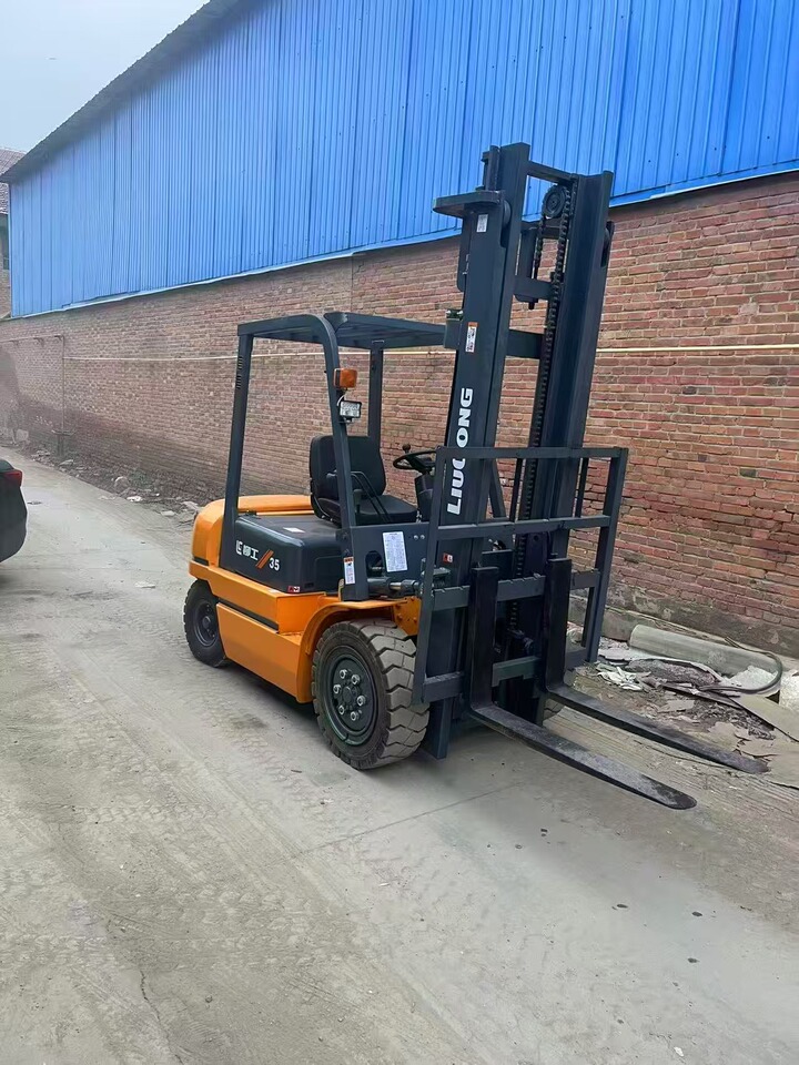 11月17日天津柳工3.5吨叉车升高4米网络拍卖公告