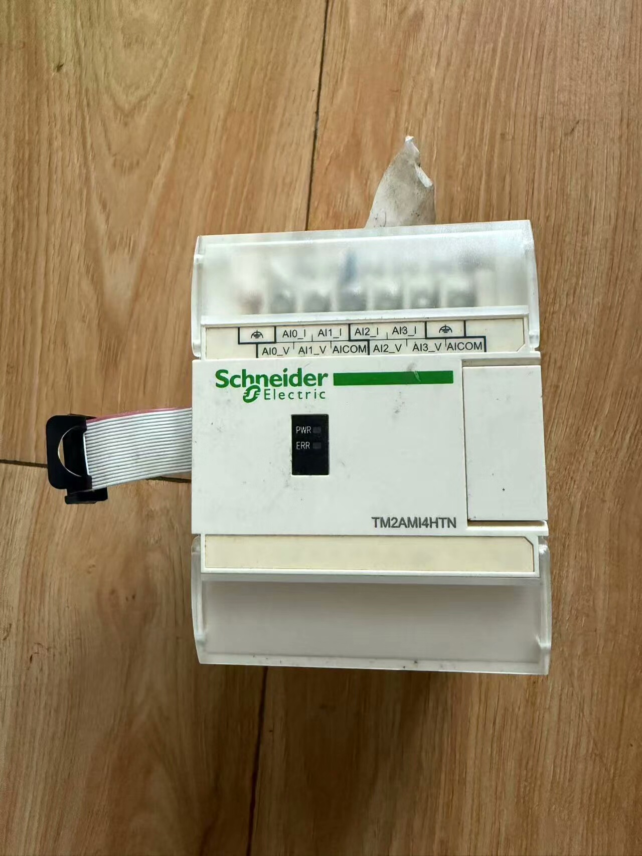 施耐德TM2AMI4HTN，功能正常，成色如图所示，需要者请