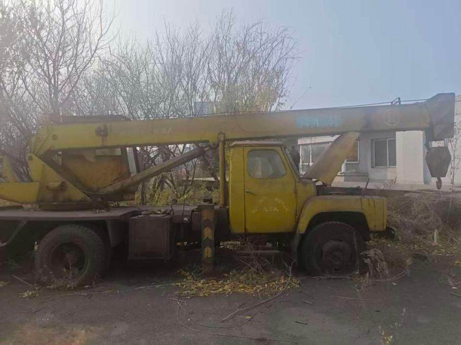 1月11日鞍山某公司破产财产-汽车起重机公告网络拍卖公告