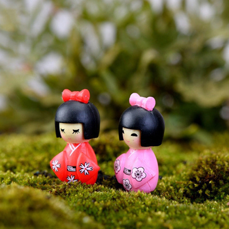 小姑娘DIY苔藓景观苔藓微景观