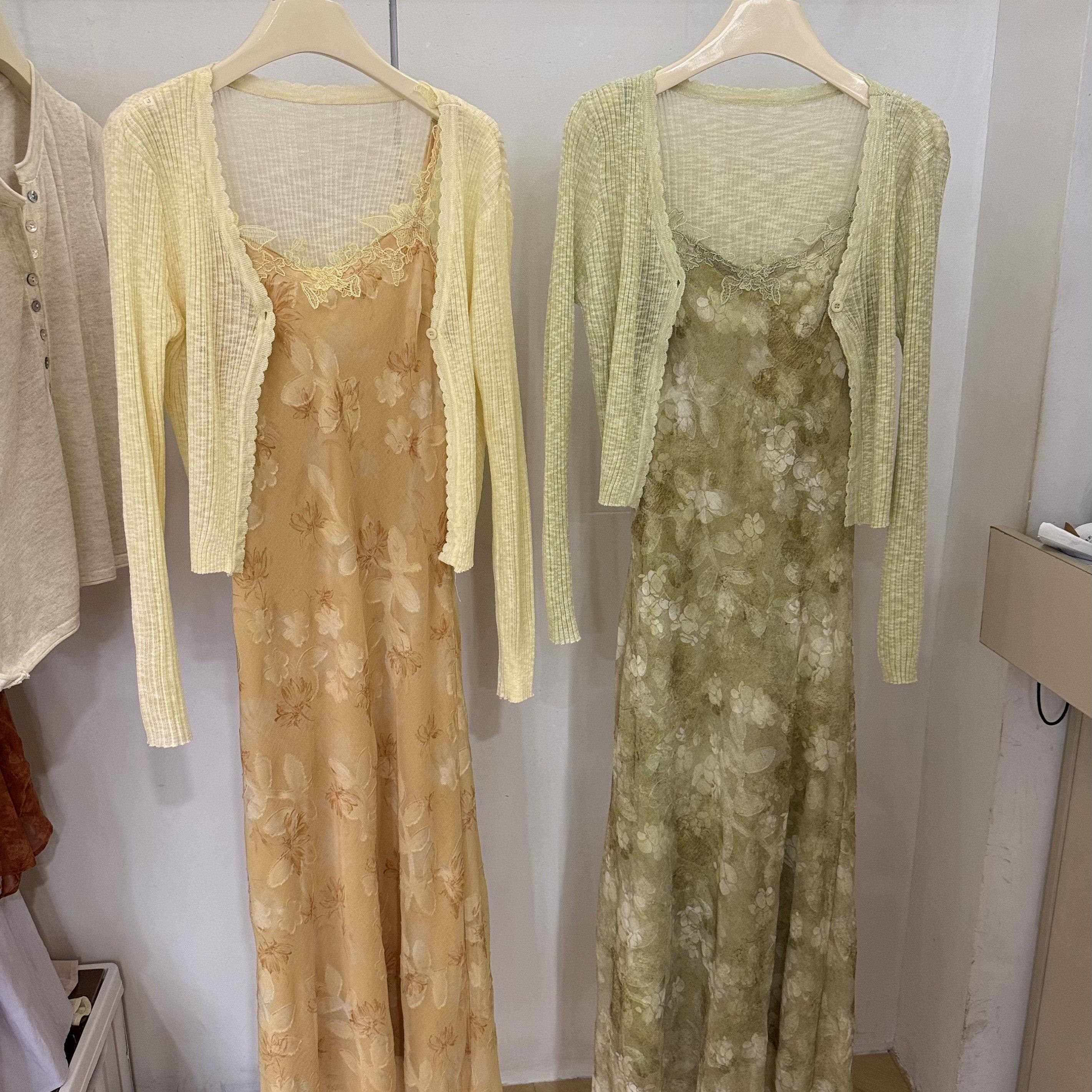 绿色蕾丝花边碎花吊带开衫连衣裙两件套女早春夏黄色精致度假长裙