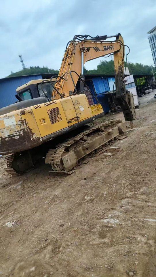 1月4日黔东南苗族侗族自治州工地完工处置一台三一牌履带式液压挖掘机“带锤带斗”【出价即进入倒计时】网络拍卖公告