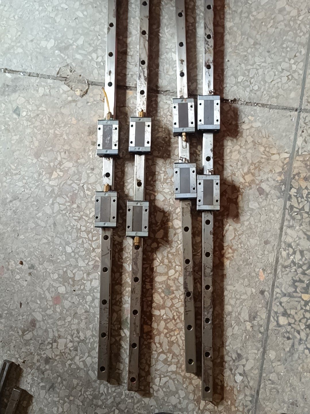 台湾STAF直线20导轨滑块长880一轨两滑块，有点锈顺畅，