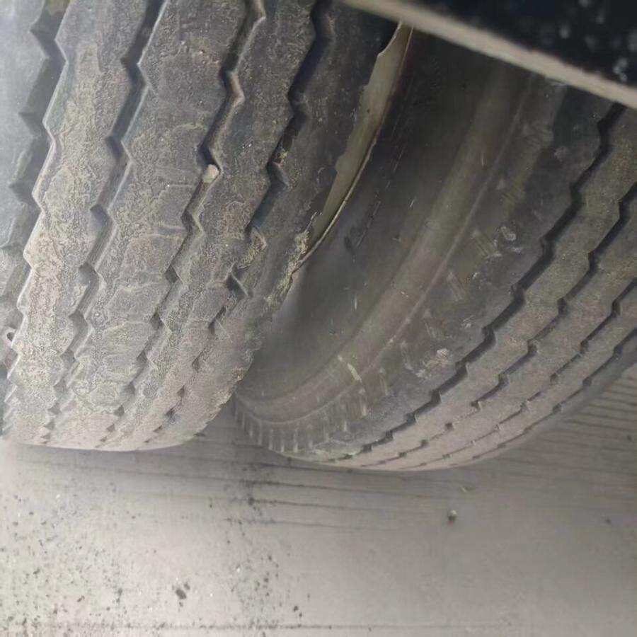 4月21日苏州市22年上牌重汽豪沃4.2米柴油厢式货车手续齐全可过户网络拍卖公告