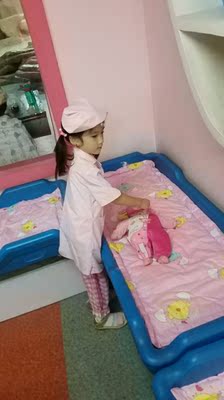 谁用过质量对比博士有成和爱果乐儿童学习桌哪个好，优缺点区别是？