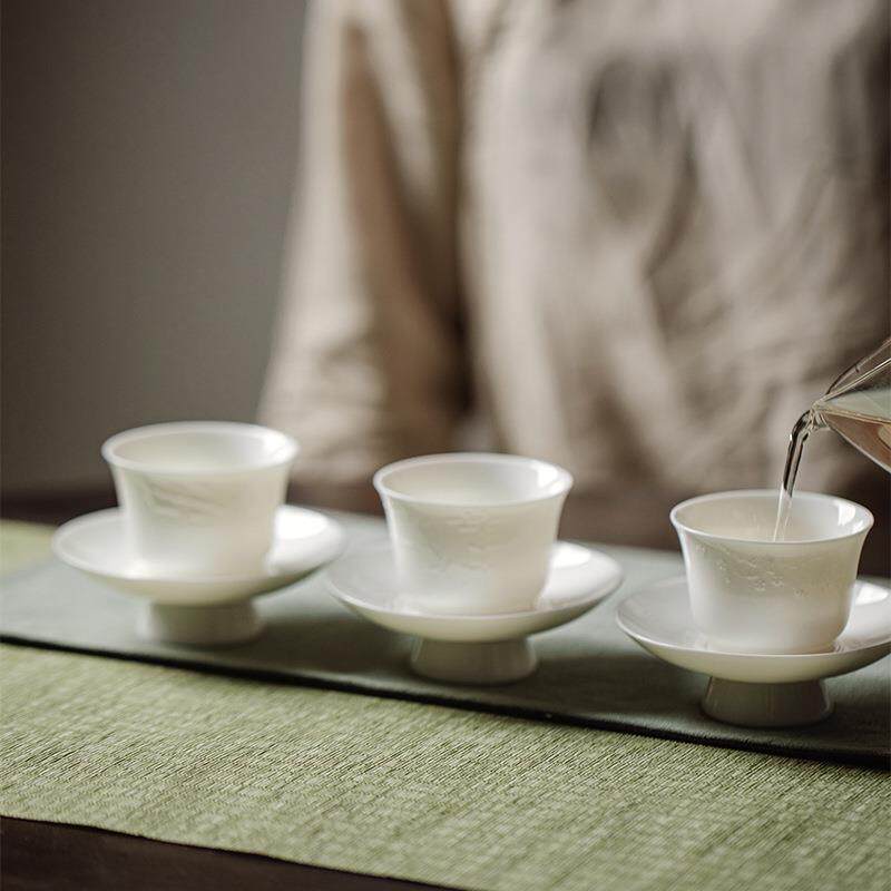 羊脂玉白瓷手工浮雕茶杯杯垫套杯功夫茶具主人杯岁寒三友品茗杯