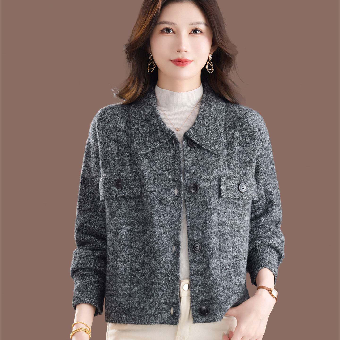2026春秋新款通勤风羊毛翻领开衫女短外套纽扣针织衫宽松显瘦外套