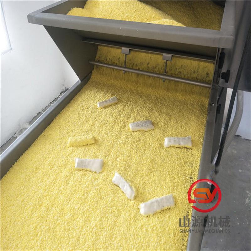 奶冻卷上糠机生产销售裹粉花片设备炸鲜奶上浆裹面包糠机器
