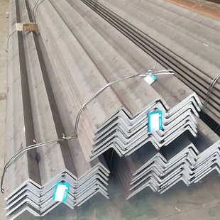 镀锌角钢Q235不等边角铁电力支架角铁冲孔焊接不等边高锌层冲孔