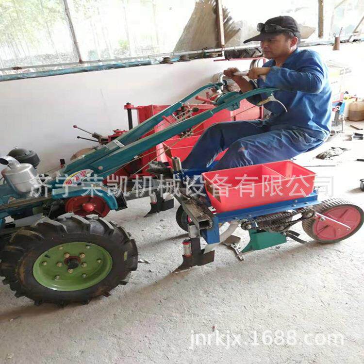 小型起垄犁田旋耕微耕微机农用柴油耕地履带OKN型耕机履手带扶车