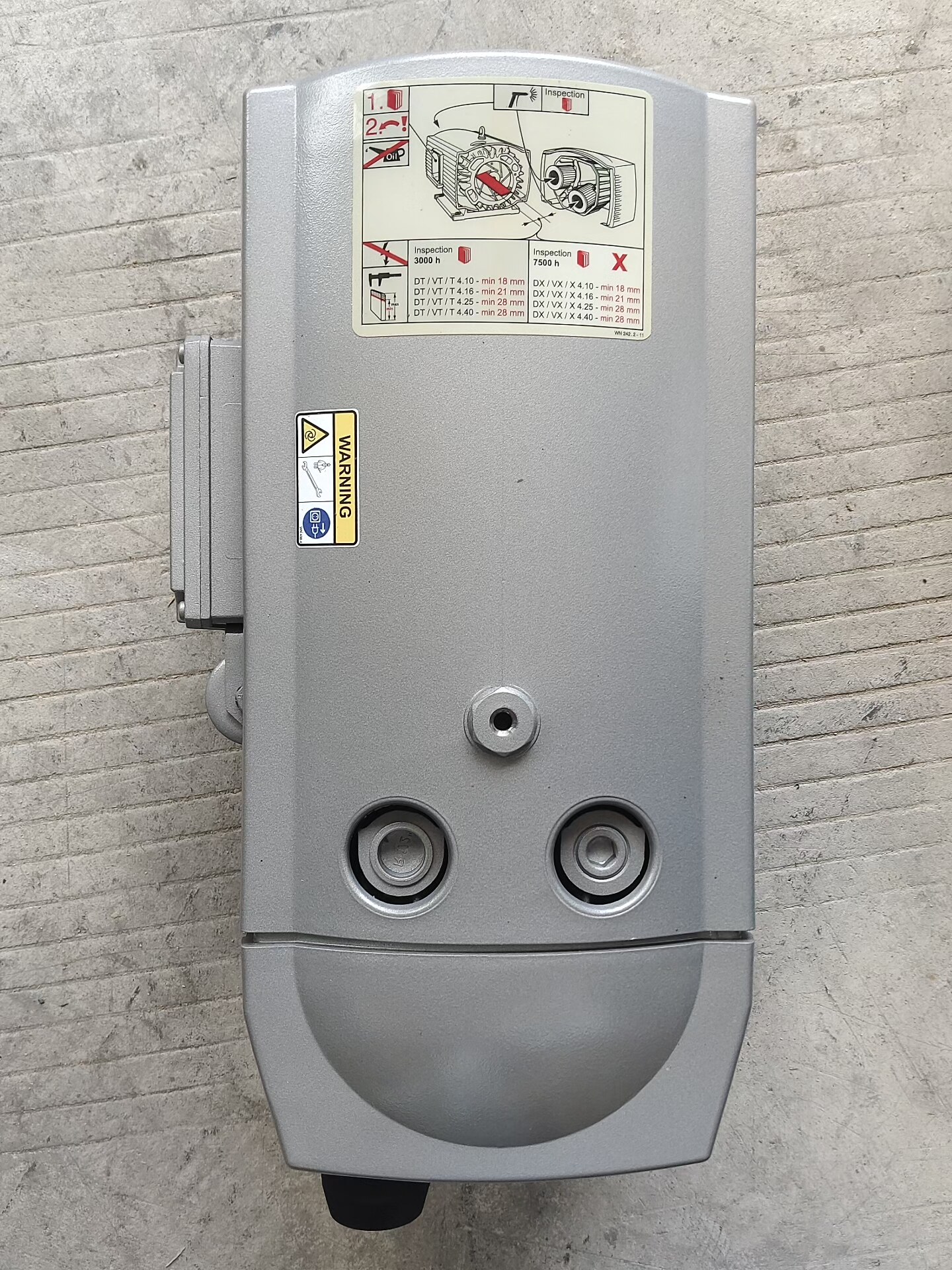 德国贝克BECKER真空泵，型号VT4.16，2017年生产