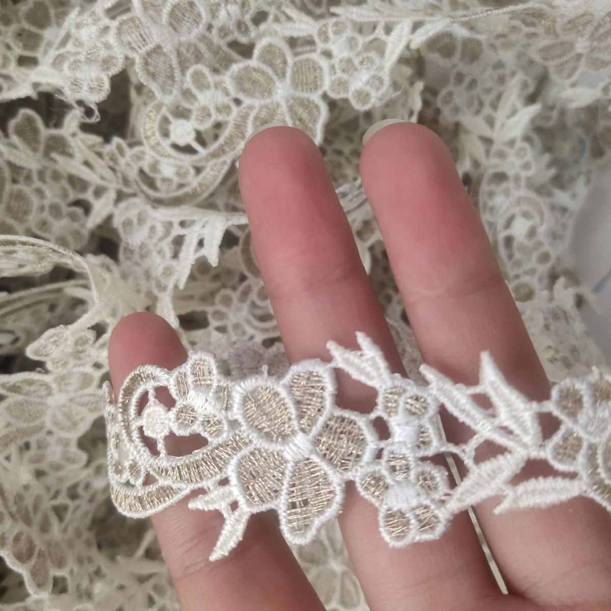 窗帘布艺花边法式白色蕾丝绣花水溶珍珠立边沙发抱枕侧边拼接宽边