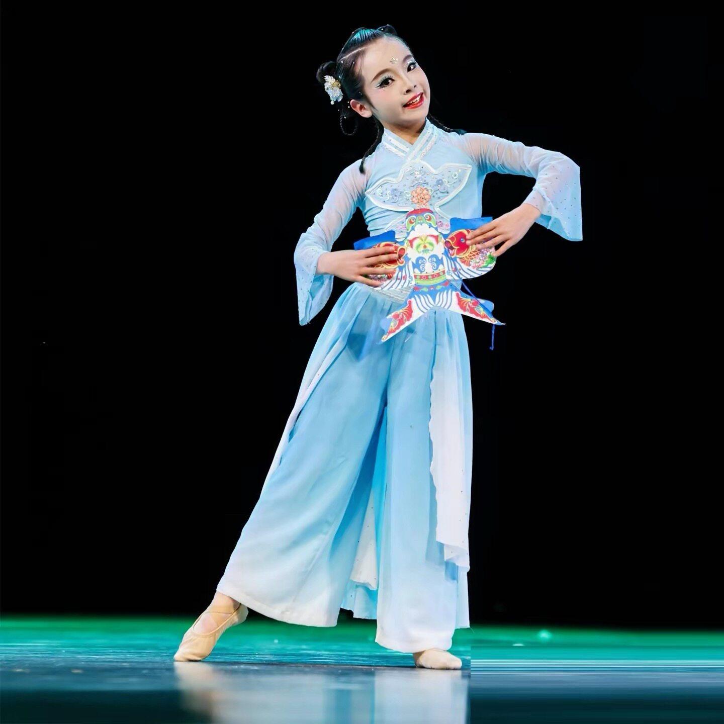新款中国风儿童古典演出服筝筝纸鸢风筝纸鸢表演服蓝色独舞艺考女